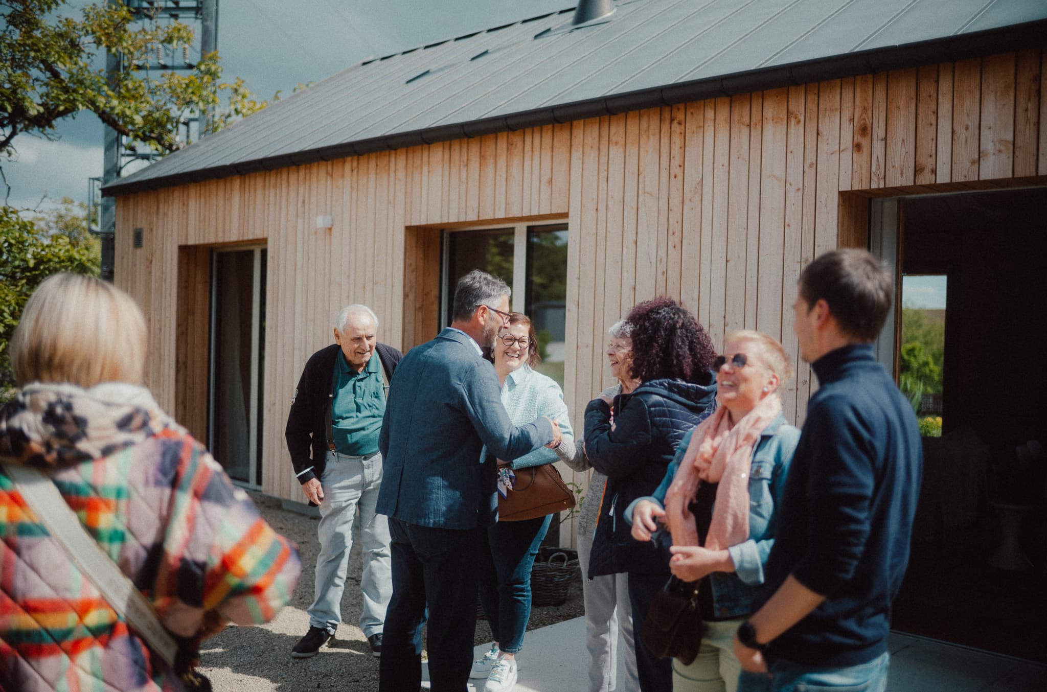 Gäste beim Grand Opening